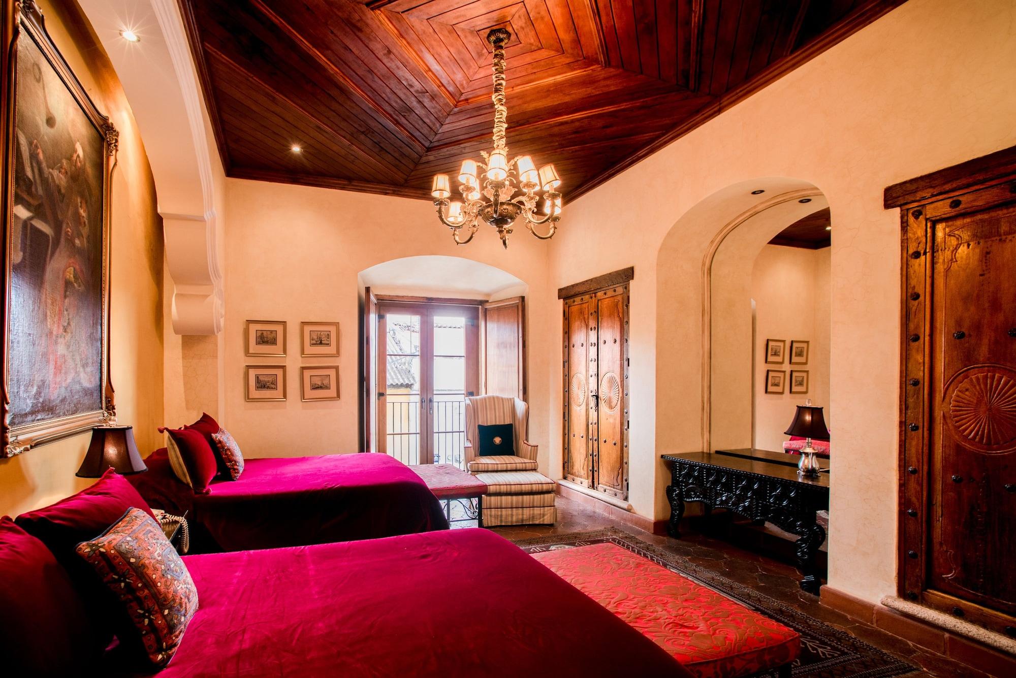 Hotel Palacio De Dona Leonor Antigua Bagian luar foto