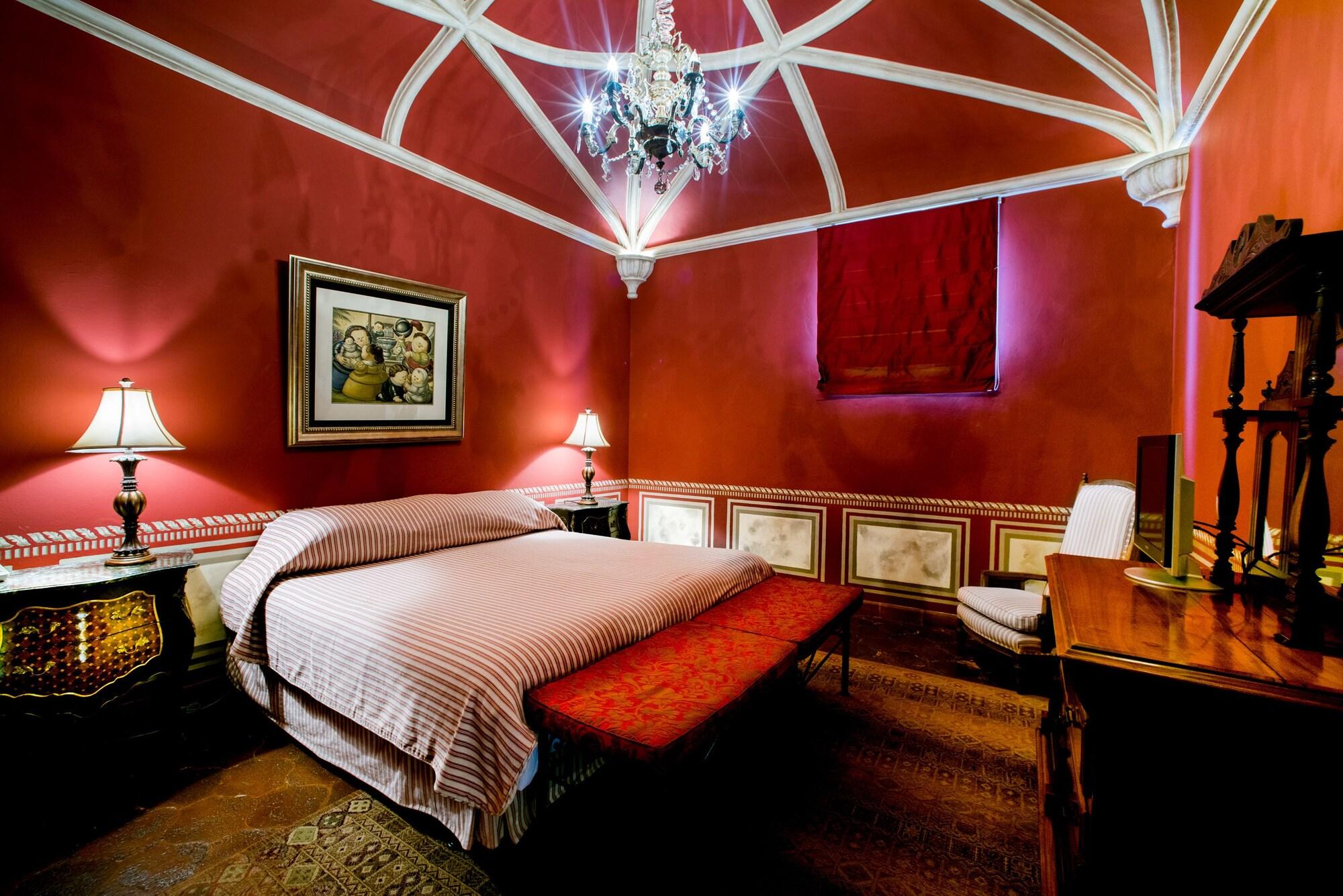 Hotel Palacio De Dona Leonor Antigua Bagian luar foto