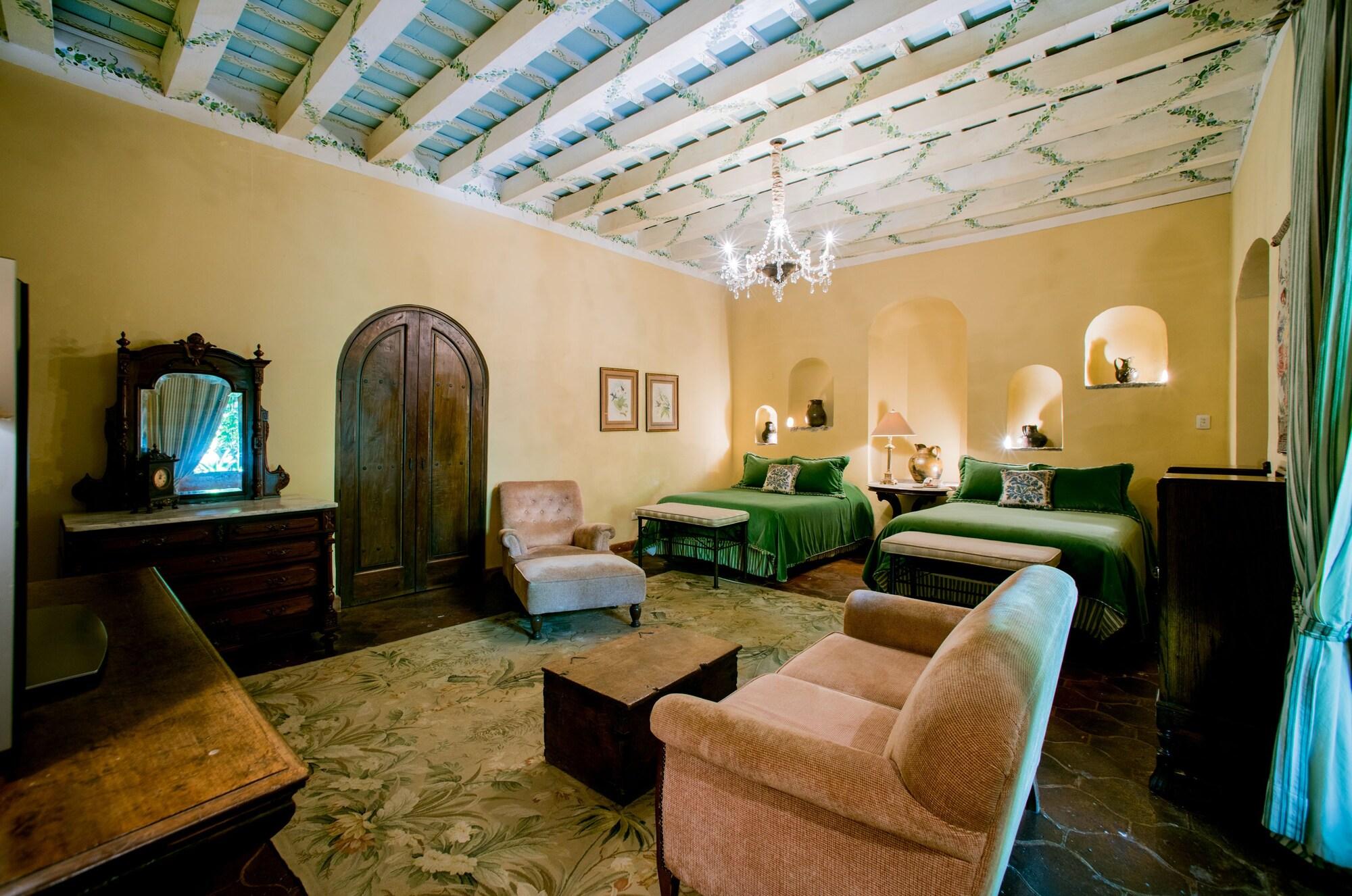 Hotel Palacio De Dona Leonor Antigua Bagian luar foto