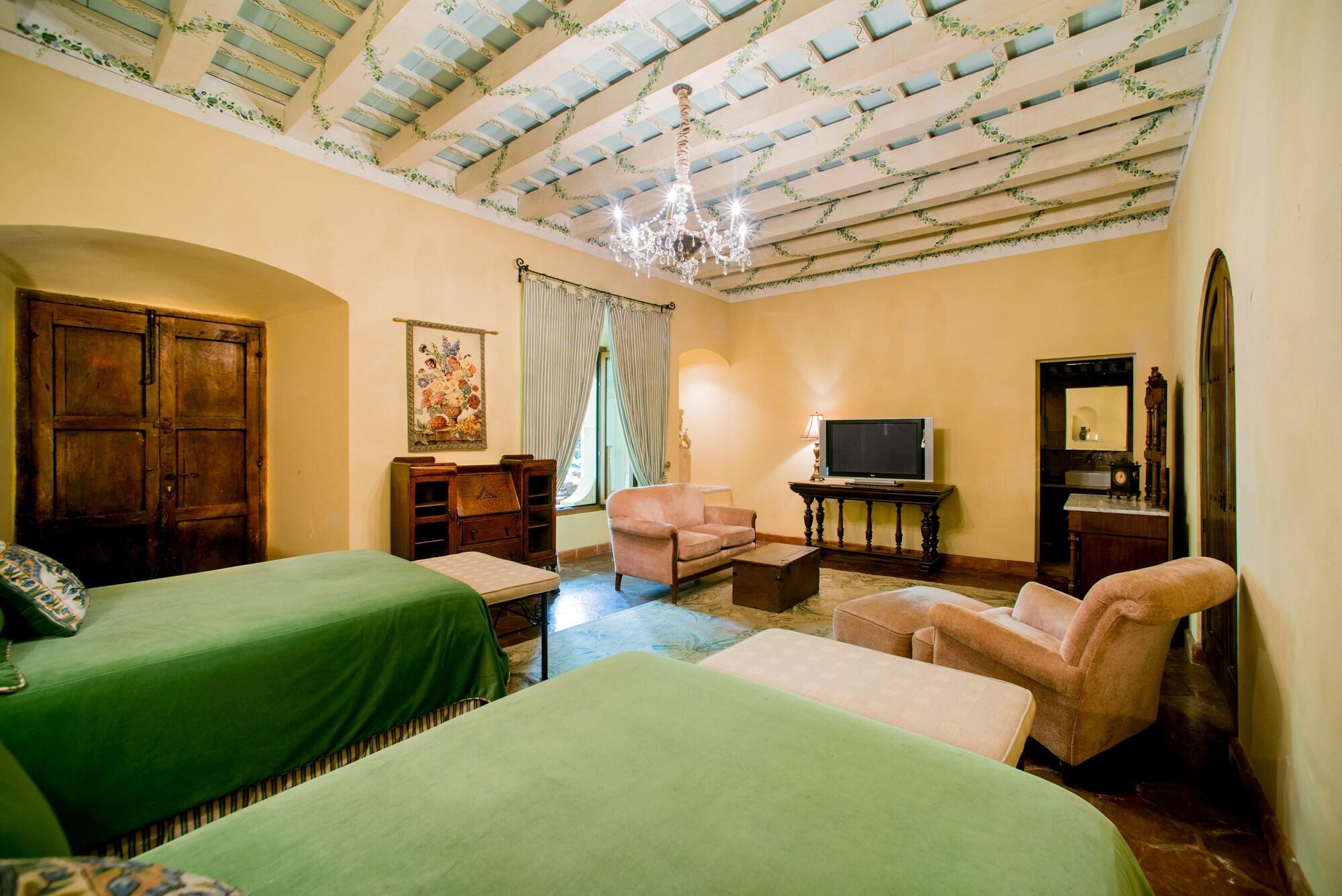 Hotel Palacio De Dona Leonor Antigua Bagian luar foto